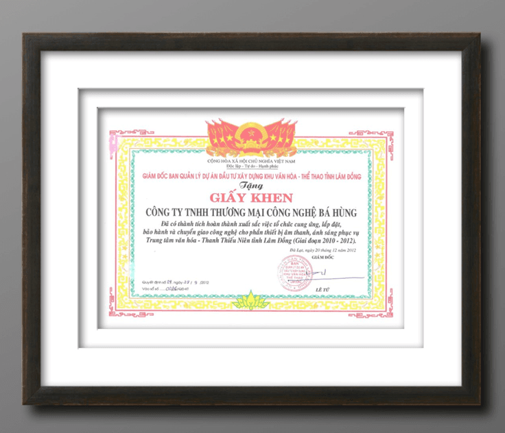 Giấy khen của Ban QLDA Khu Văn hóa Thể thao tỉnh Lâm Đồng trao tặng Công ty Bá Hùng